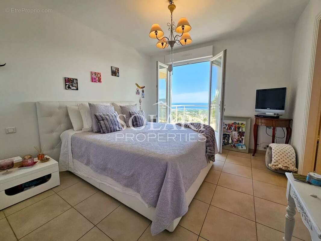 Villa avec piscine à débordement et vue panoramique sur la mer - photo 12