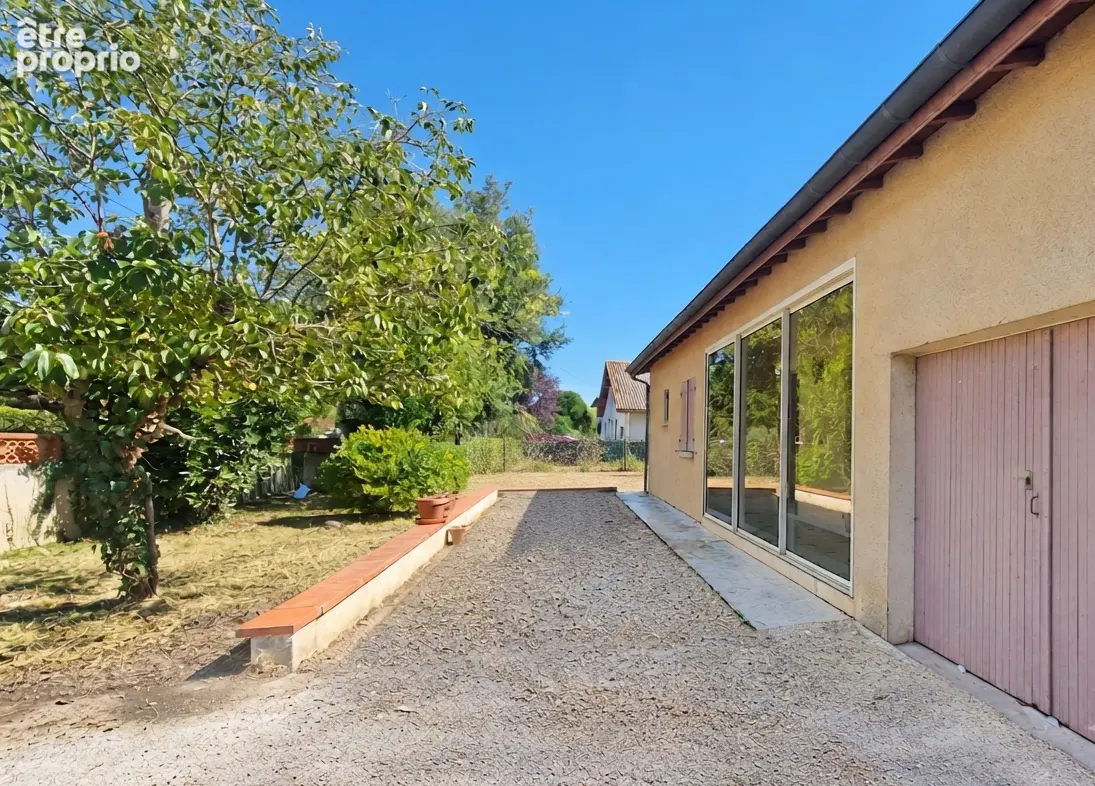 EAUNES CENTRE , maison T4  avec garage et dépendances sur terrain arboré - photo 2