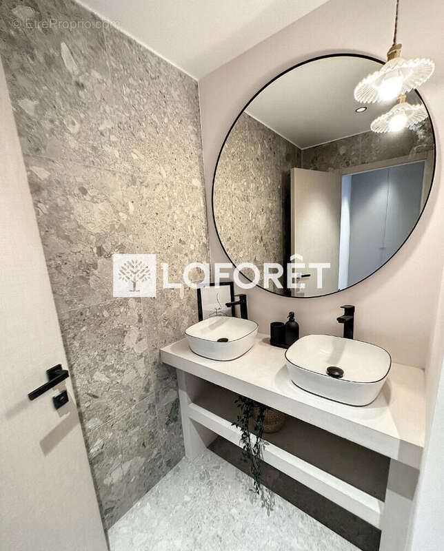 Appartement à MOUANS-SARTOUX