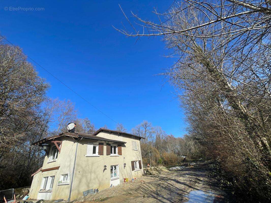 Maison à CHATEAU-L'EVEQUE