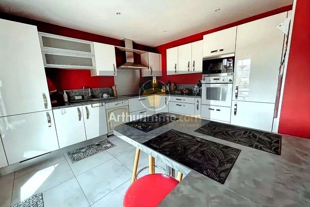 Maison à VERT-SAINT-DENIS