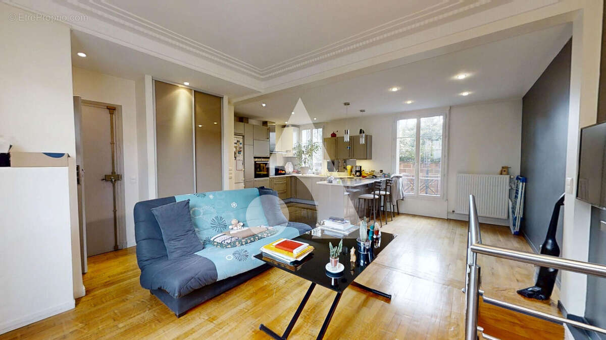 Appartement à COURBEVOIE
