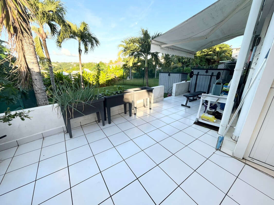 Appartement à LE GOSIER