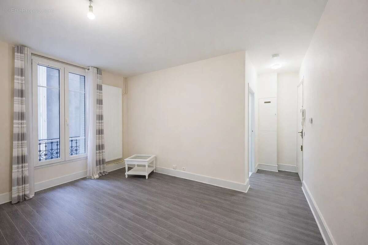Appartement à PARIS-7E