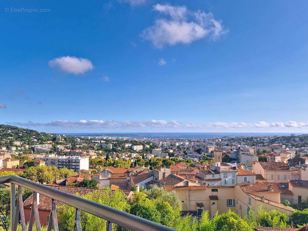 Appartement à LE CANNET