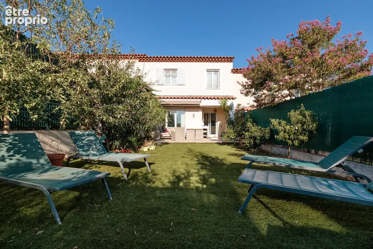 Une Pépite à Antibes - Maison 4 pièces avec jardin, garage et stationnements - photo 2