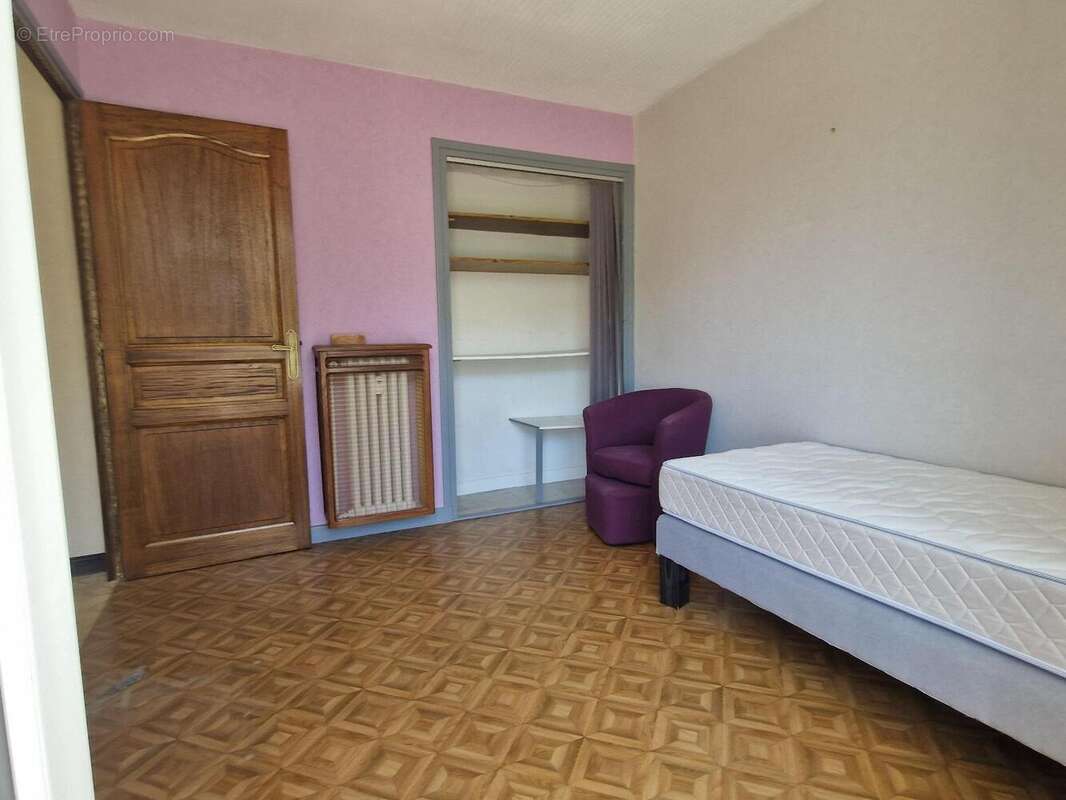   - Appartement à VENISSIEUX