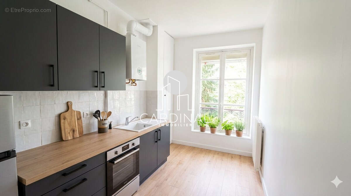 Appartement à MONTROUGE