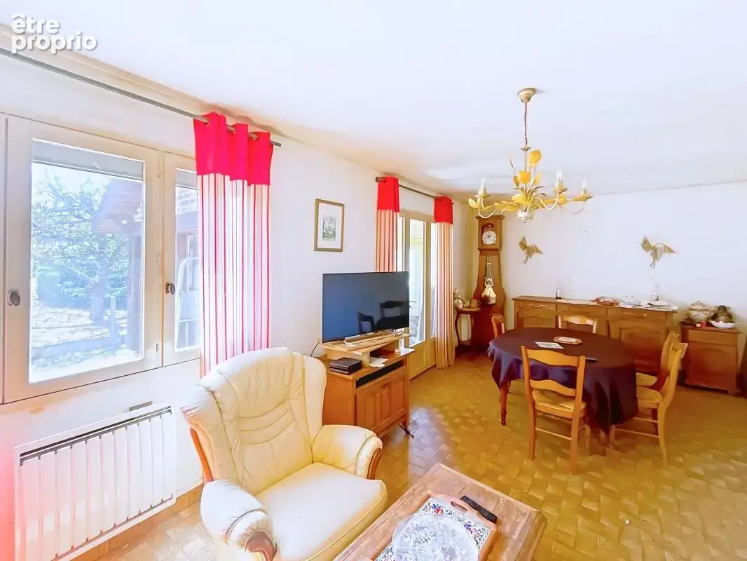  Maison à rénover avec sous-sol, véranda et combles aménageables  Beau potentiel, idéal projet familial ou investissement immobi - photo 3