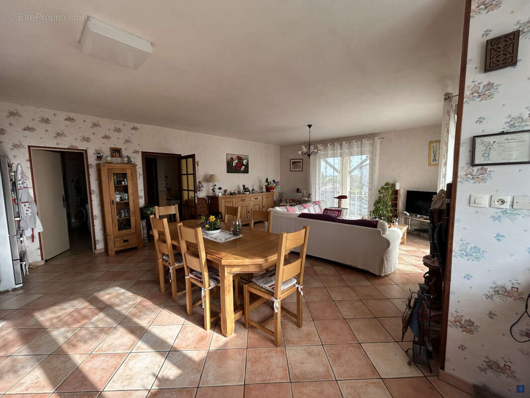 Maison à MORTAGNE-SUR-GIRONDE
