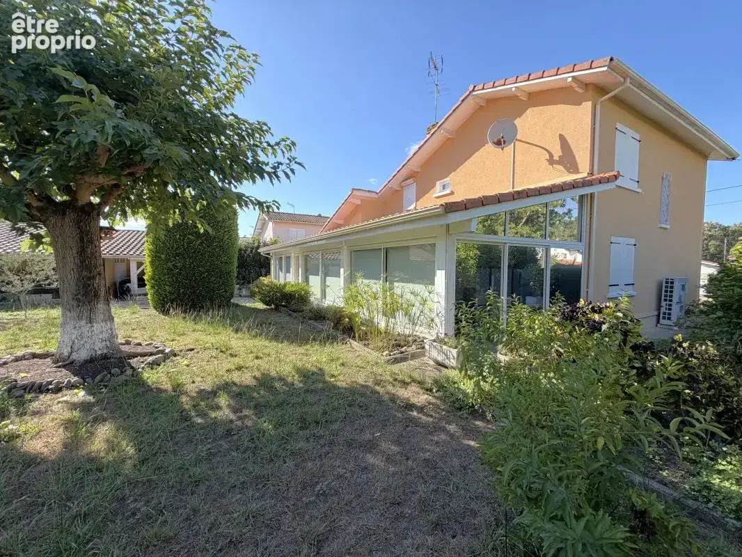 Mont-de-Marsan Saint-Médard – Maison 185 m², 4 chambres, véranda, jardin 820 m² - photo 15