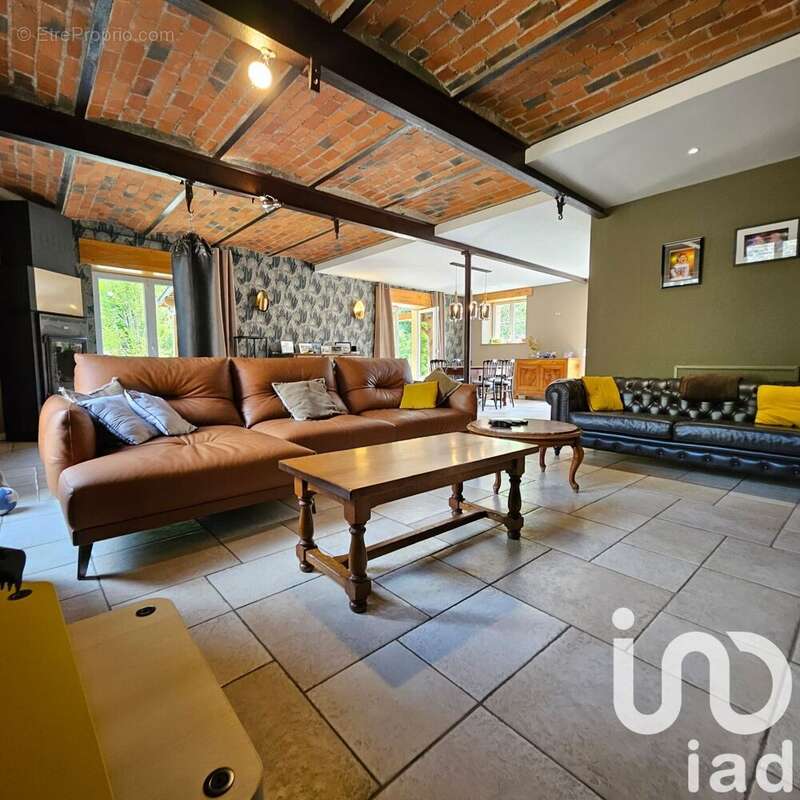 Photo 2 - Maison à GIVONNE