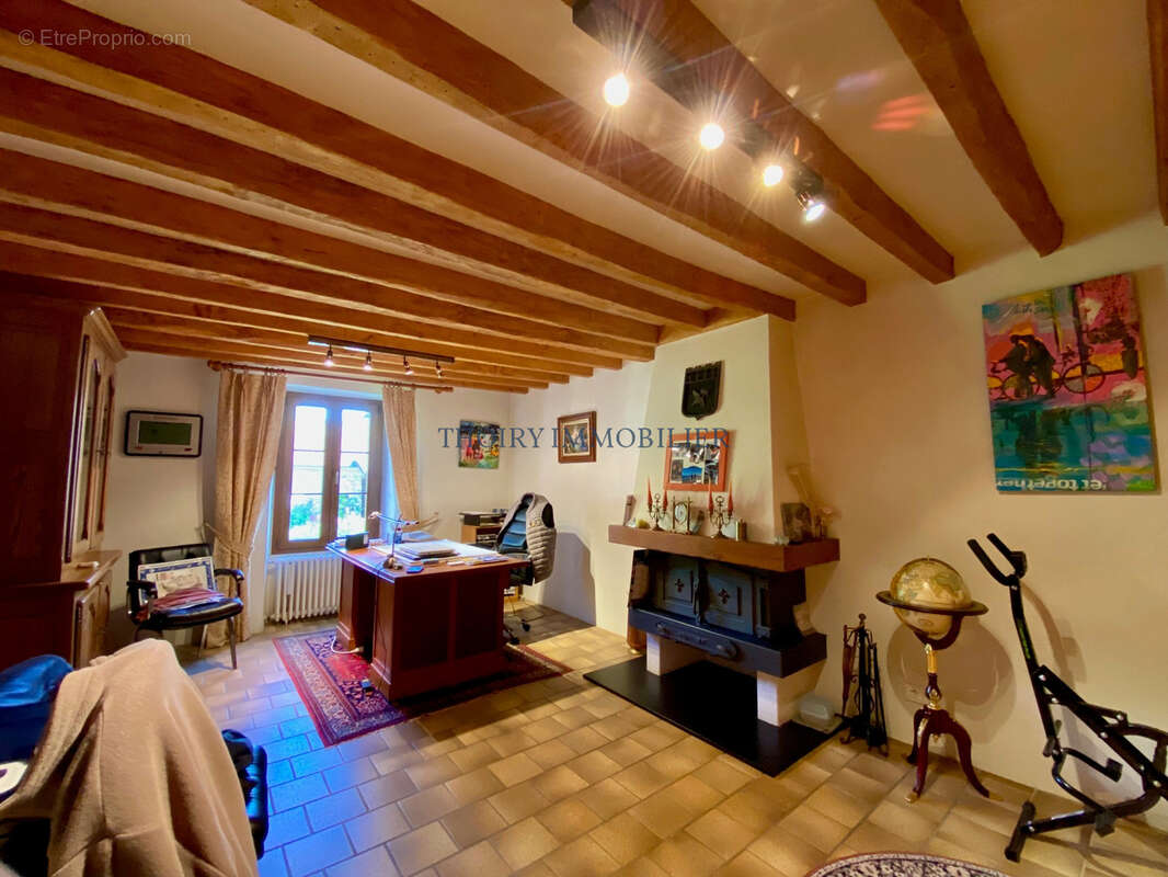 Maison à THOIRY
