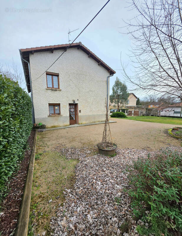 Maison à FRONTONAS