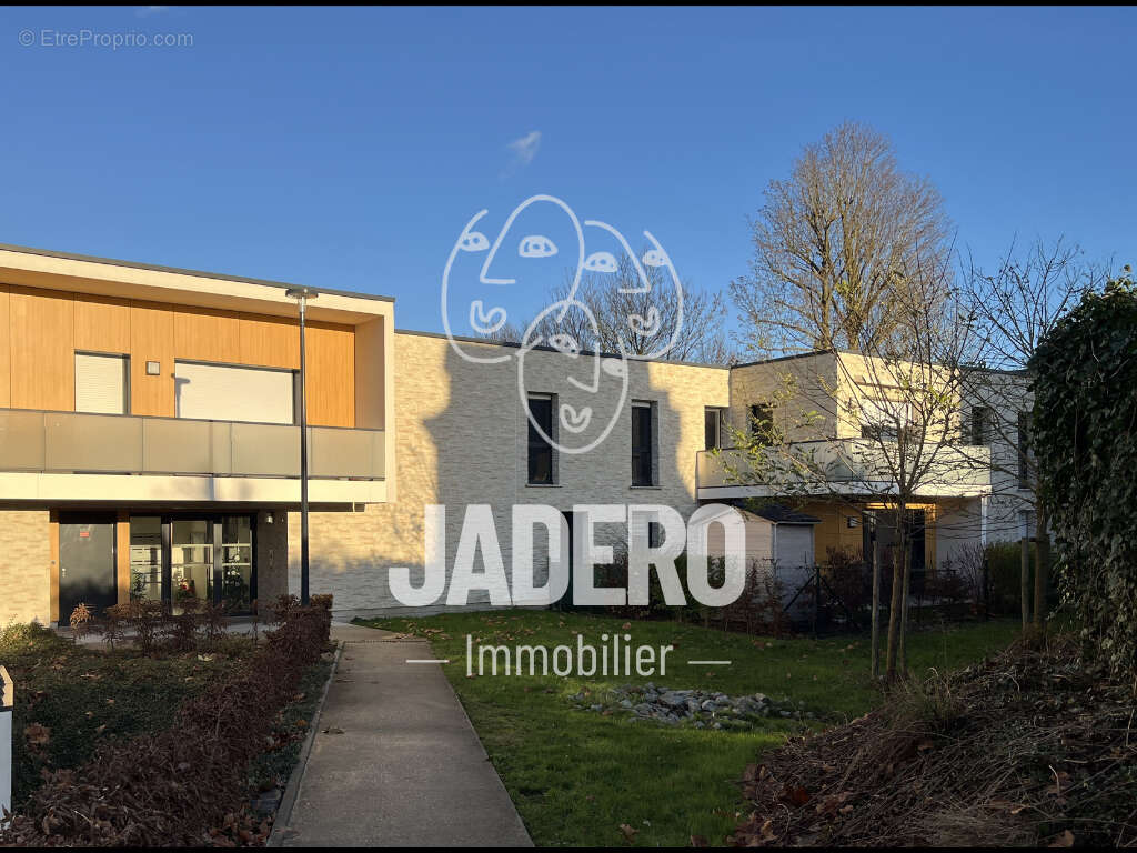 Appartement à LE MESNIL-ESNARD