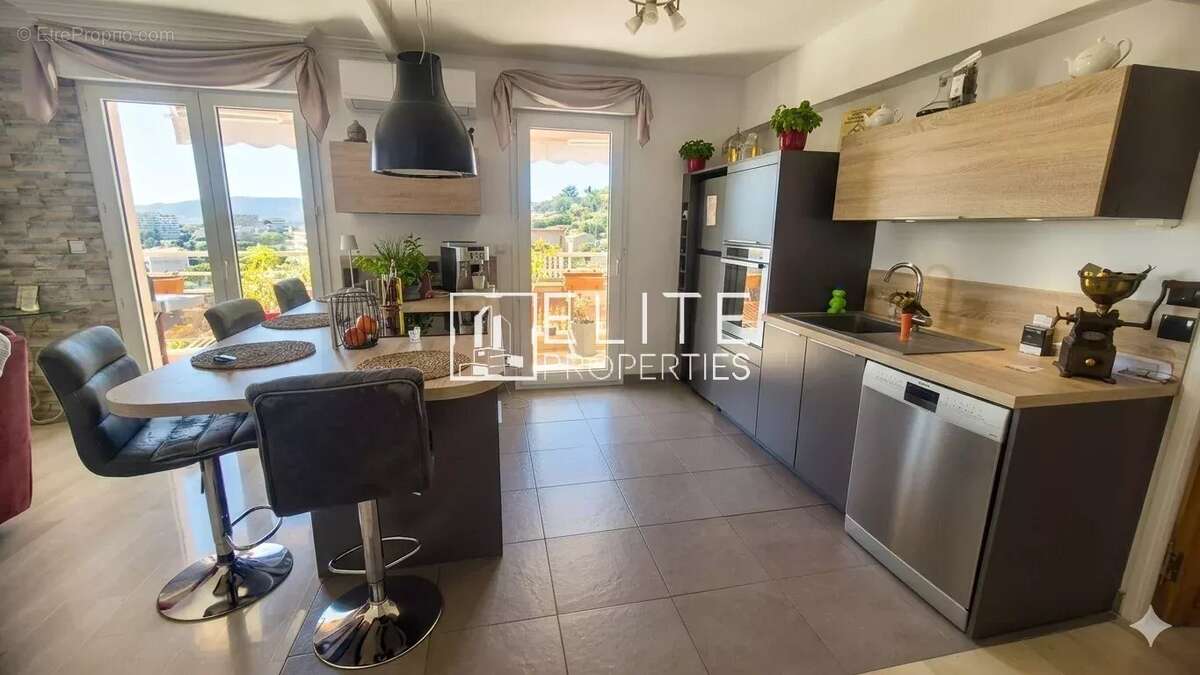 Appartement à LE CANNET
