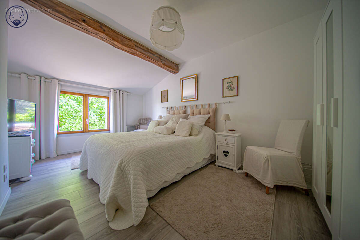 Coup de cœur ! Maison de charme avec terrasse, grand jardin et dépendance - photo 11