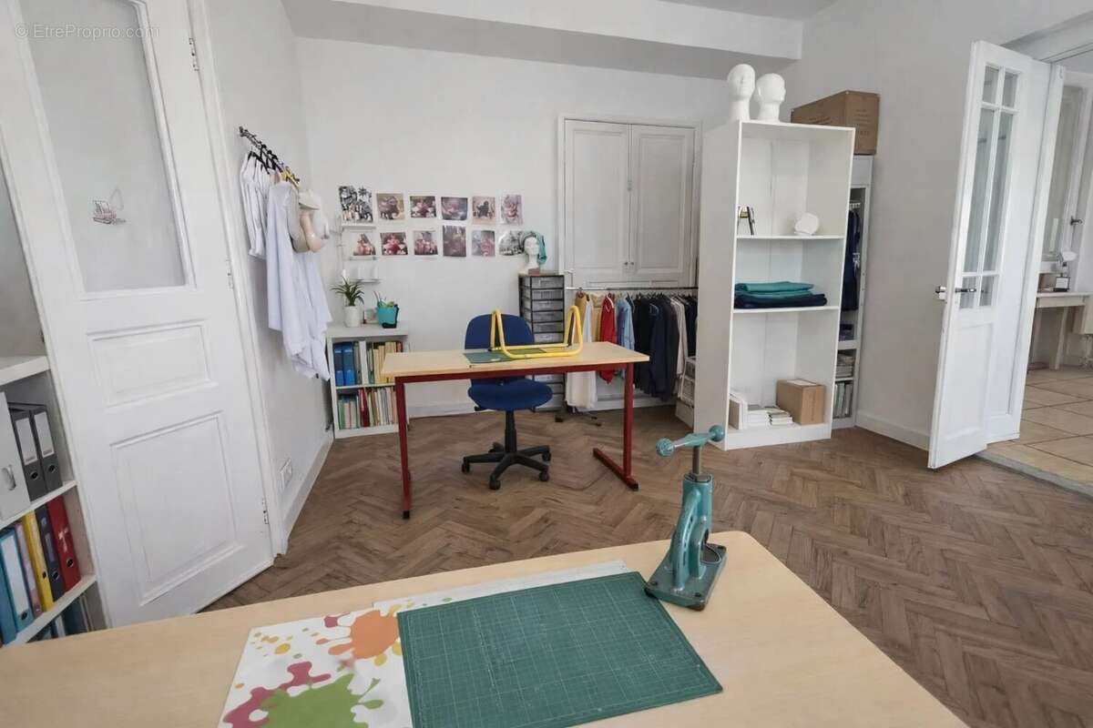 Commerce à SAINT-CIERS-SUR-GIRONDE