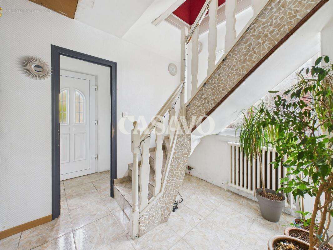 Maison à FONTENAY-LE-FLEURY