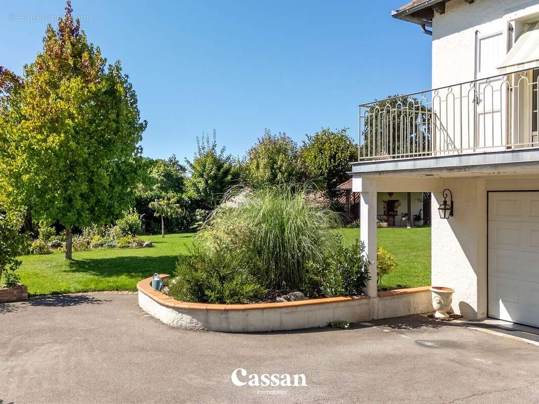 Maison à ARPAJON-SUR-CERE