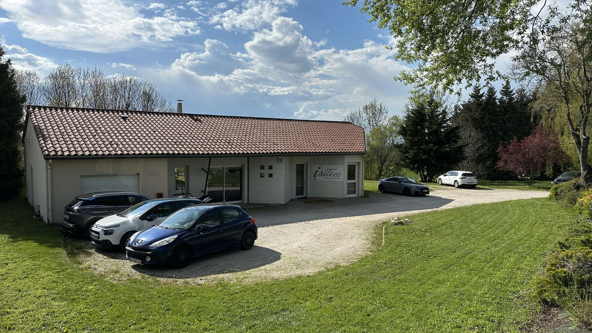 Commerce à SAINT-JUST-MALMONT