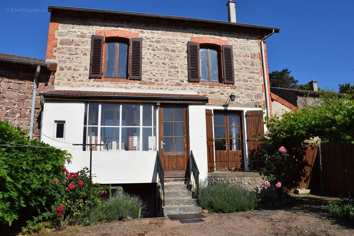 Maison à SAIL-LES-BAINS