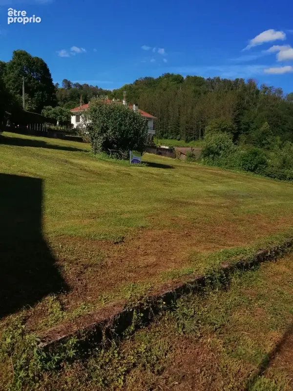 Terrain constructible très bien ensoleillé d'une surface de 18 ares et 55 ca - photo 1