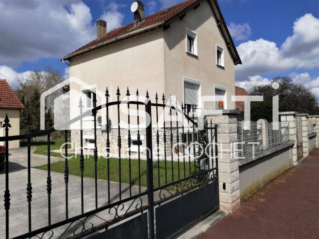 Photo 2 - Maison à LA ROCHETTE