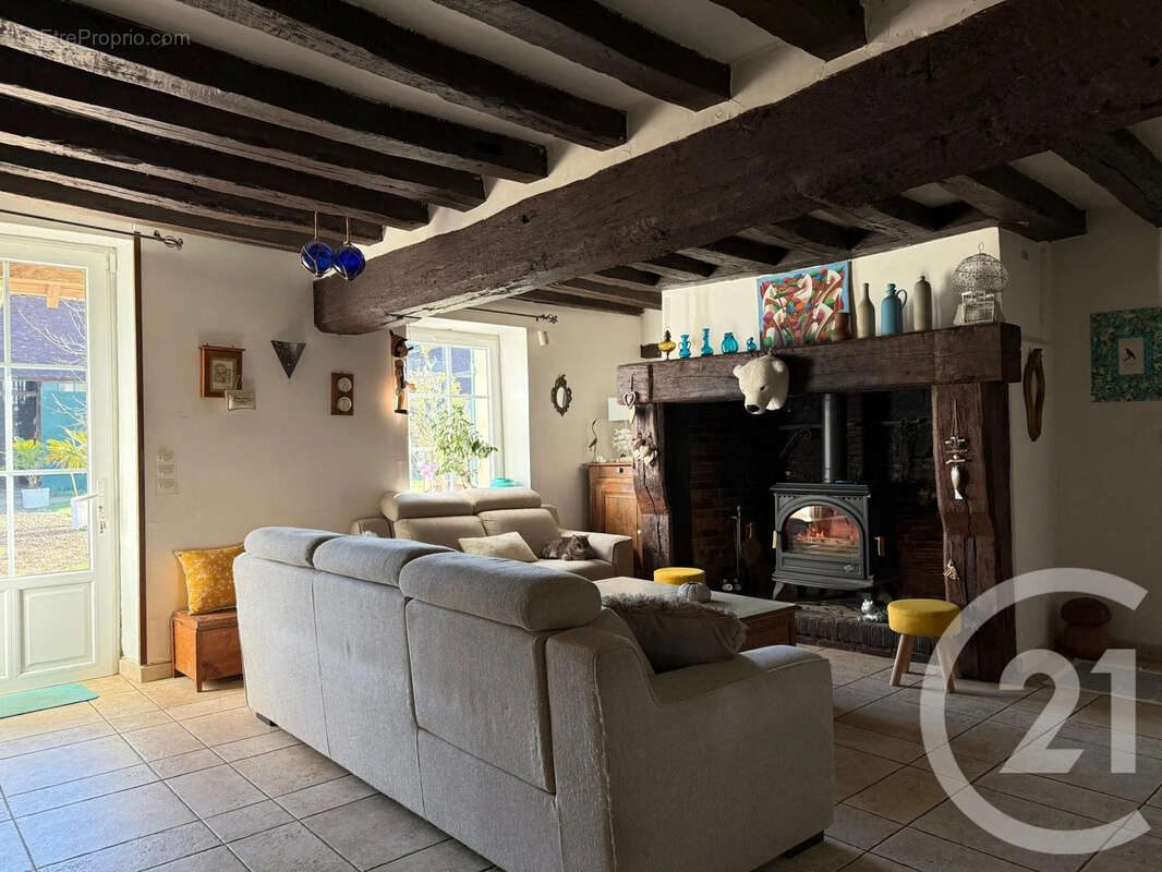 Maison à CHAMPIGNY-LA-FUTELAYE