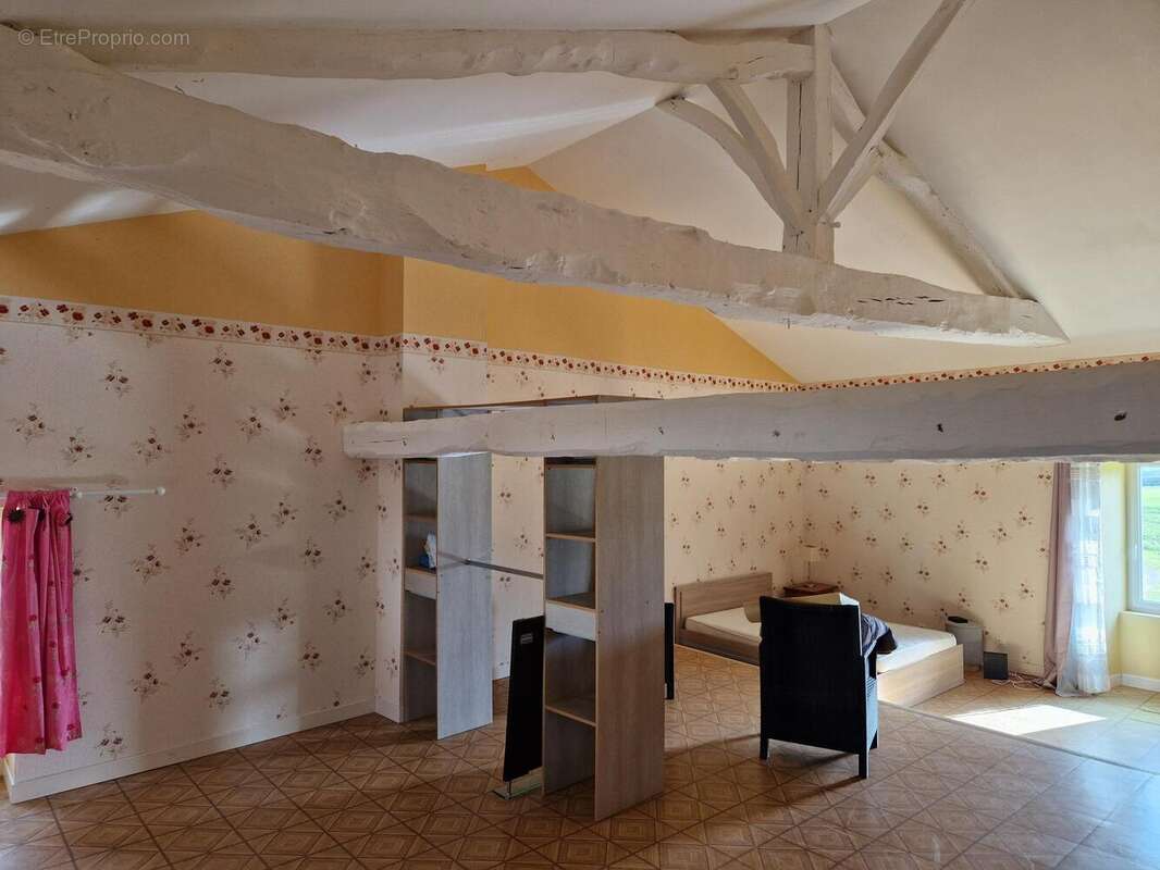 Maison 178 m² à Saint-Ciers-Du-Taillon  - photo 7