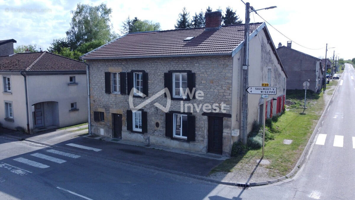 Maison à LANEUVILLE-SUR-MEUSE