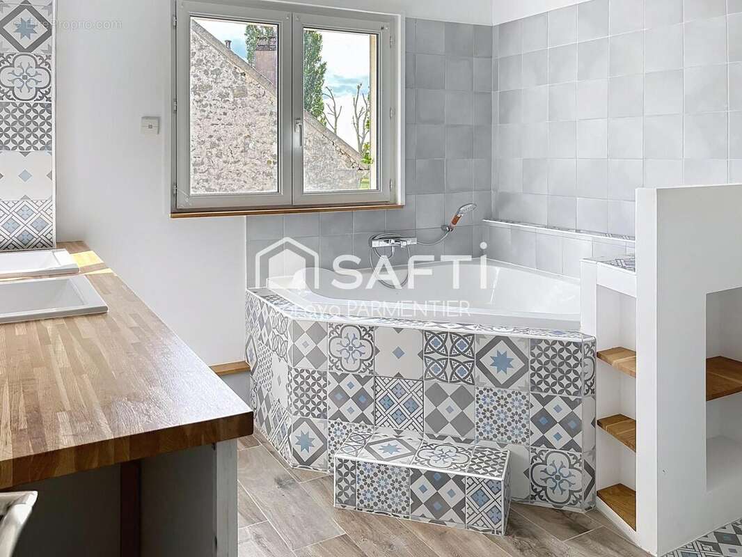 Photo 2 - Maison à FREMECOURT