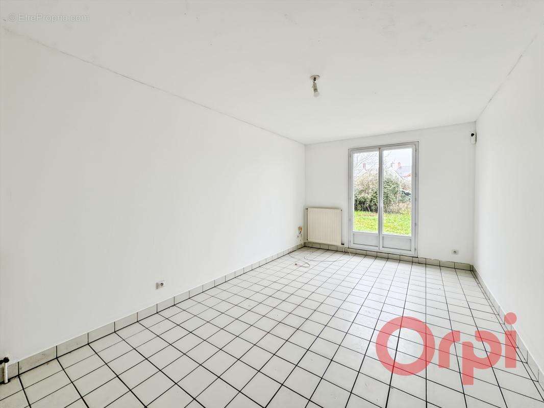 Maison à CHEZAL-BENOIT