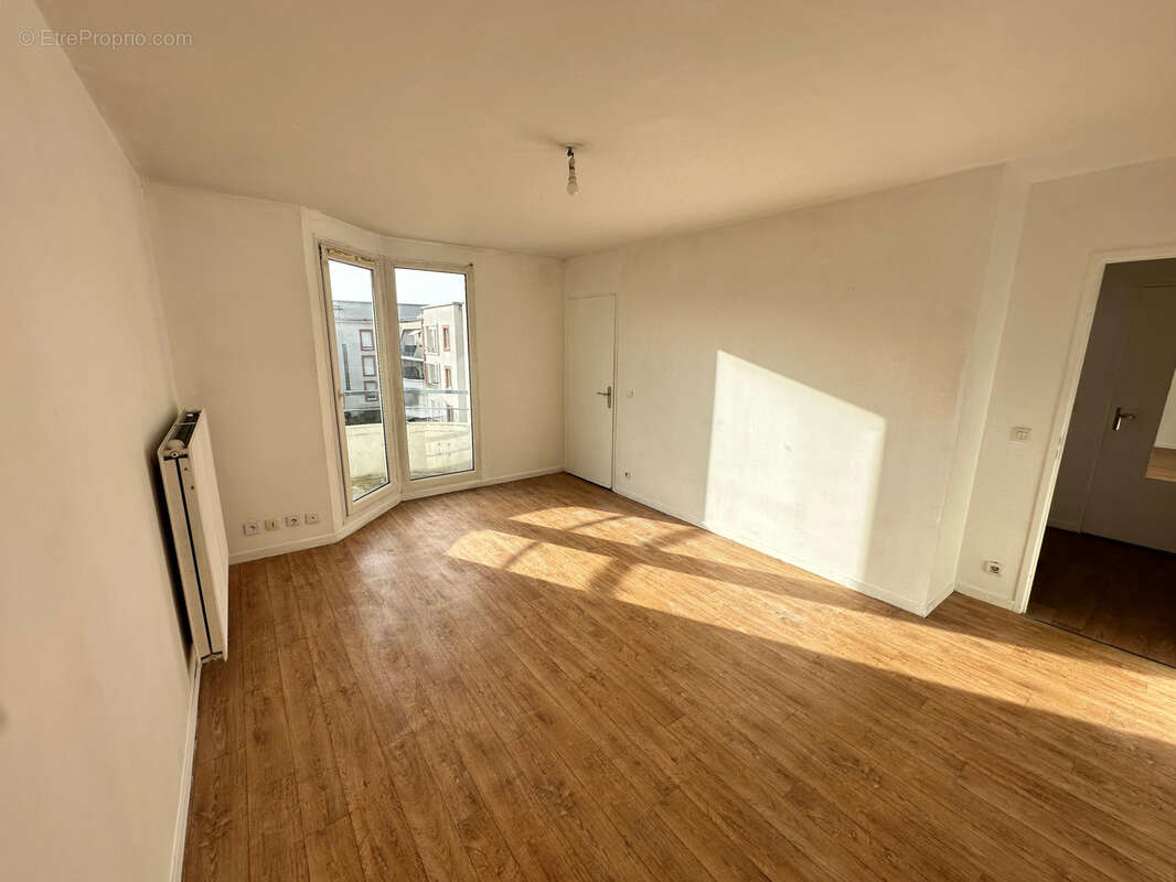 Appartement à COURCOURONNES