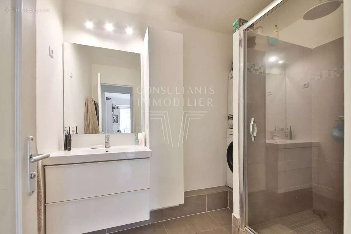 Appartement à PARIS-15E