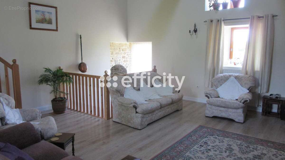 Maison à SAINT-SEVER-CALVADOS