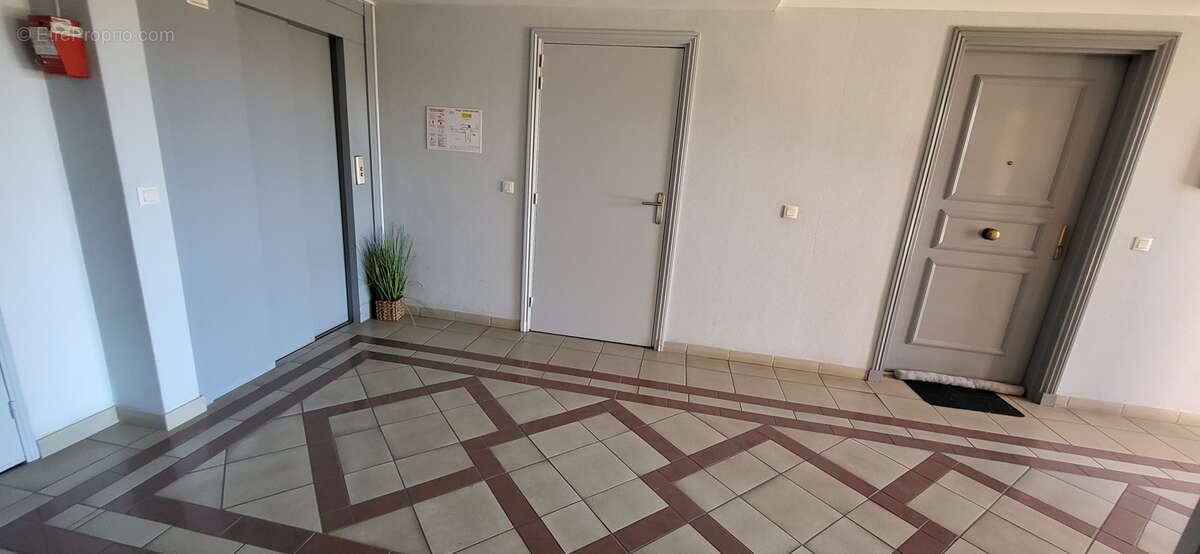 Appartement à VILLENEUVE-LOUBET