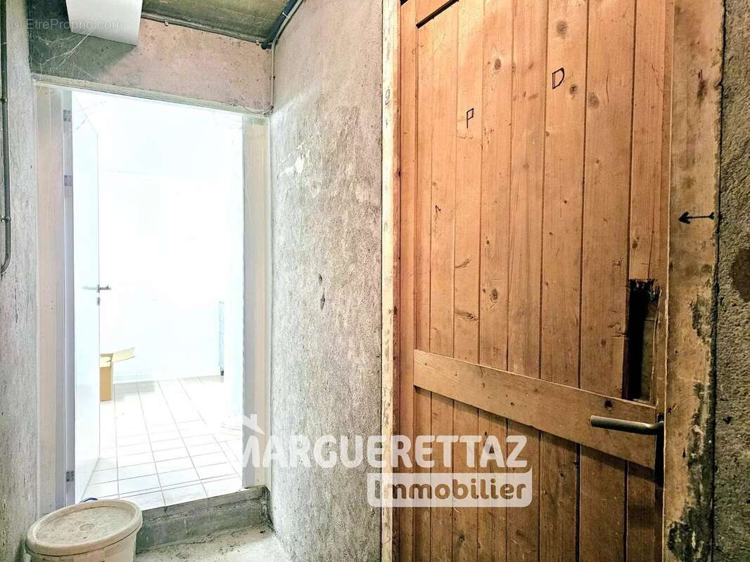 Commerce à MARIGNIER