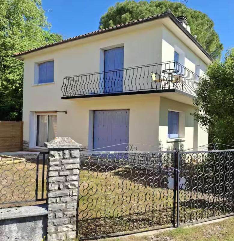 Maison à RUFFEC