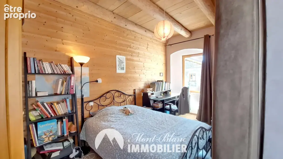 Une maison de caractère pleine de charme et de possibilités - photo 14