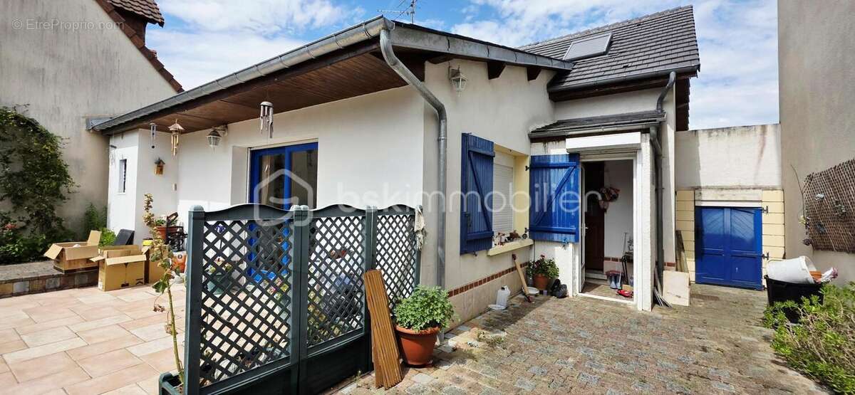A vendre, en exclusivité à Cagny métropole sud-est, 1h10 de Paris, maison de 2 chambres et un bureau avec dépendance habitable e - photo 2
