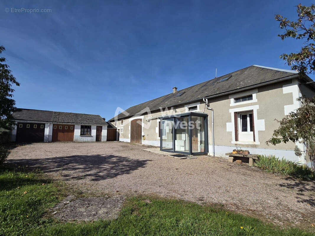 Maison à DUN-LES-PLACES