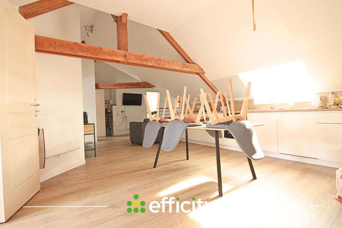 Appartement 587 m² à Colombelles  - photo 5