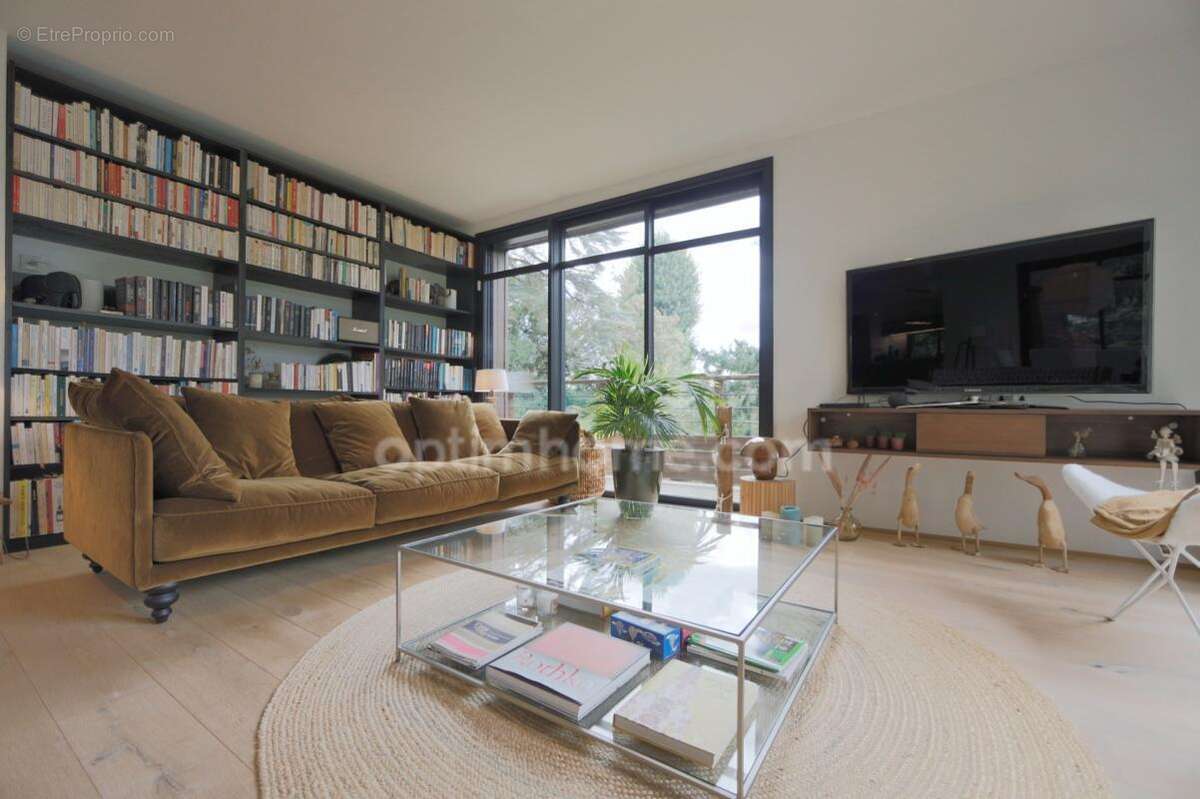 Proche L'ISLE-ADAM (95) - Maison d'architecte d'exception au coeur d'un écrin de verdure - photo 3