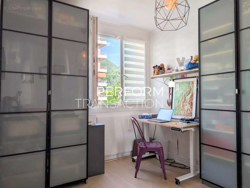 Appartement à MEYLAN