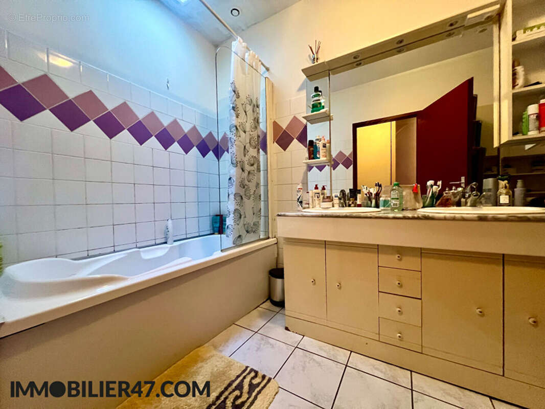 Appartement à SAINTE-LIVRADE-SUR-LOT