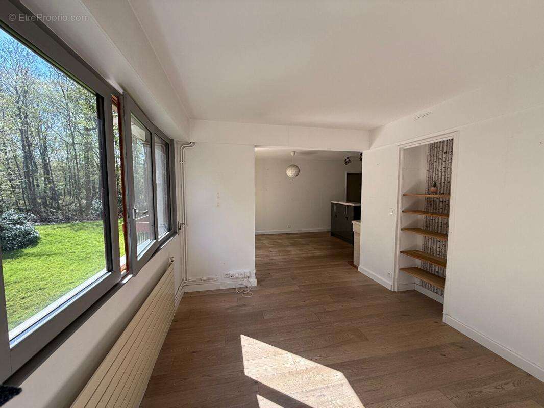 Appartement à VILLE-D'AVRAY