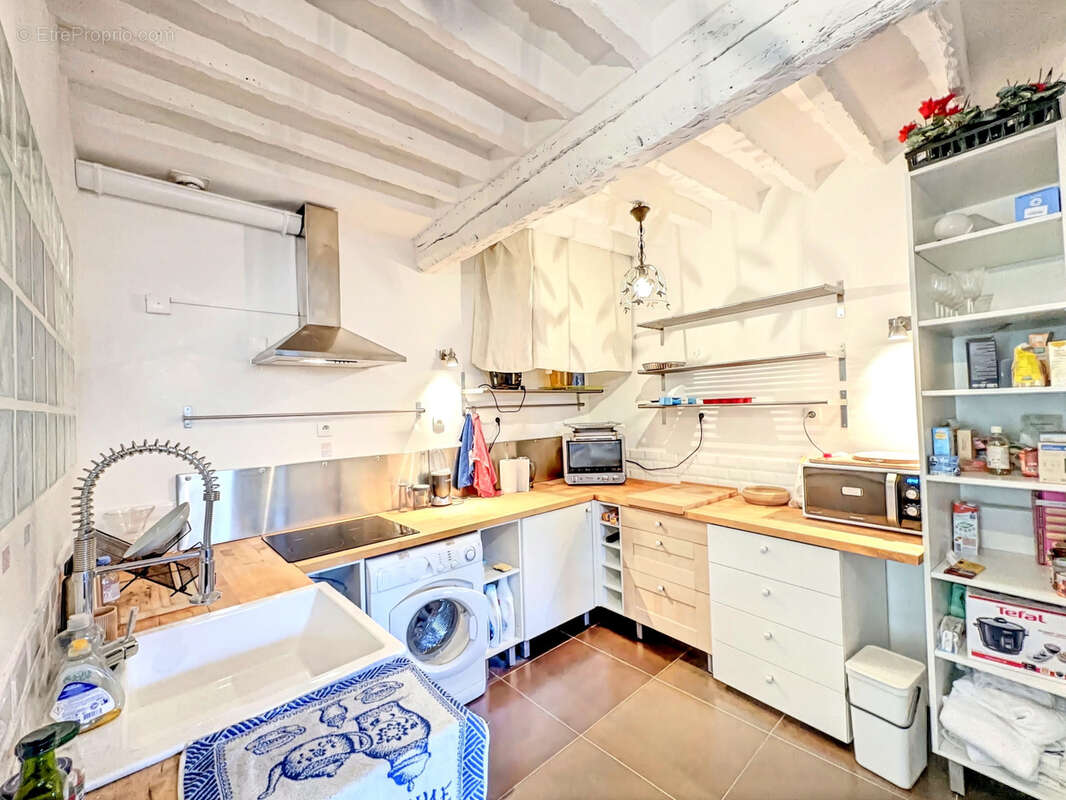 Autre à AIX-EN-PROVENCE