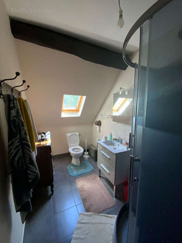 SAINT-EMILAND - Proche gare TGV - Maison de village de 139 m² hab. (3 chambres) avec dépendances (90 m²) - photo 9