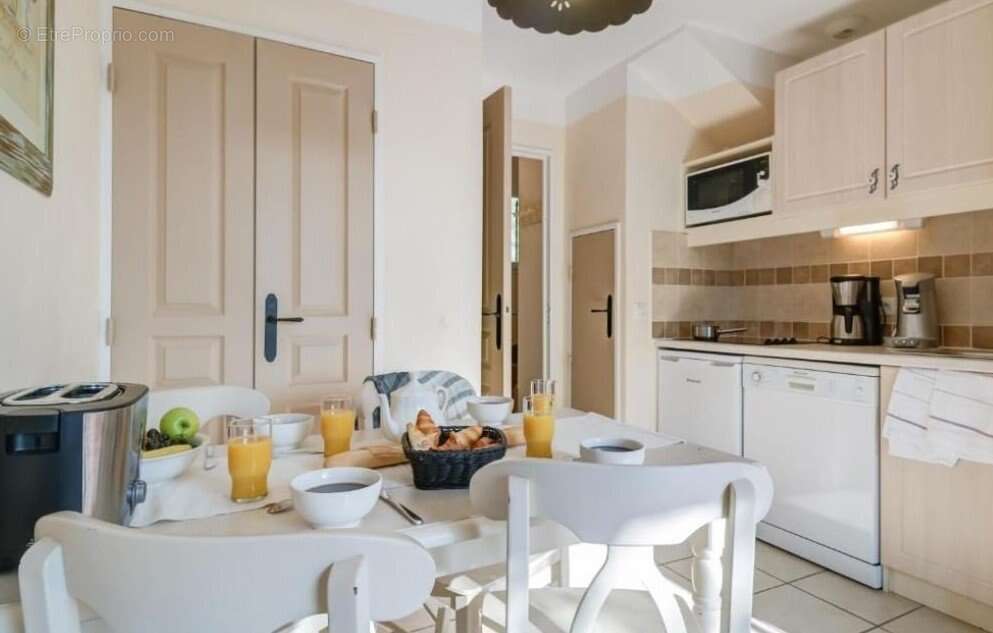 INVESTISSEMENT LOCATIF  GROSPIERRES  Résidence Tourisme Pierre & Vacances Village Le Rouret - 5,58 % de rentabilité - photo 2